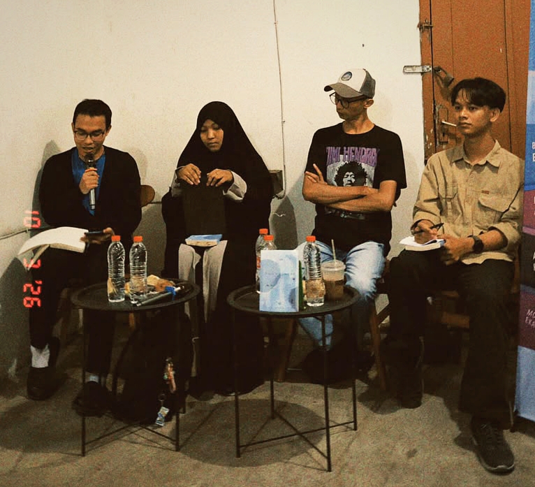 Konflik Batin dan kritik pendidikan sastra dalam kisah anak gunung
